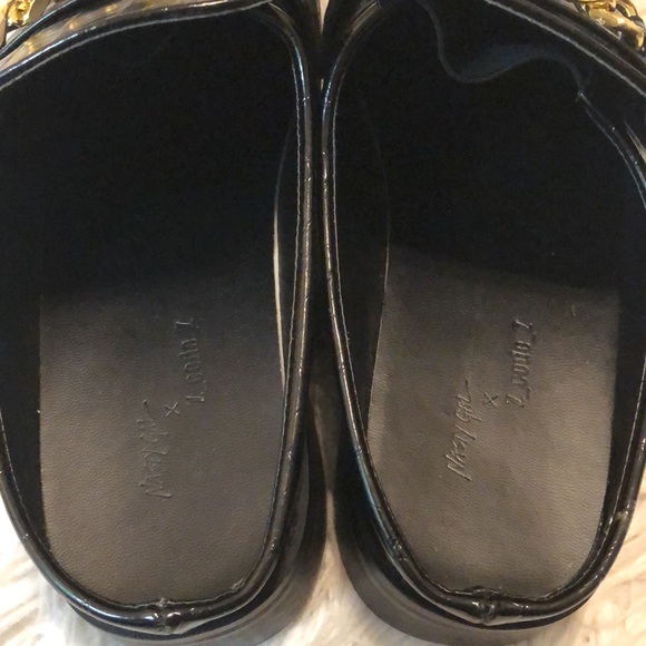 🌟 Black Mules with Gold Chain 🌟 - Picture 4 of 6